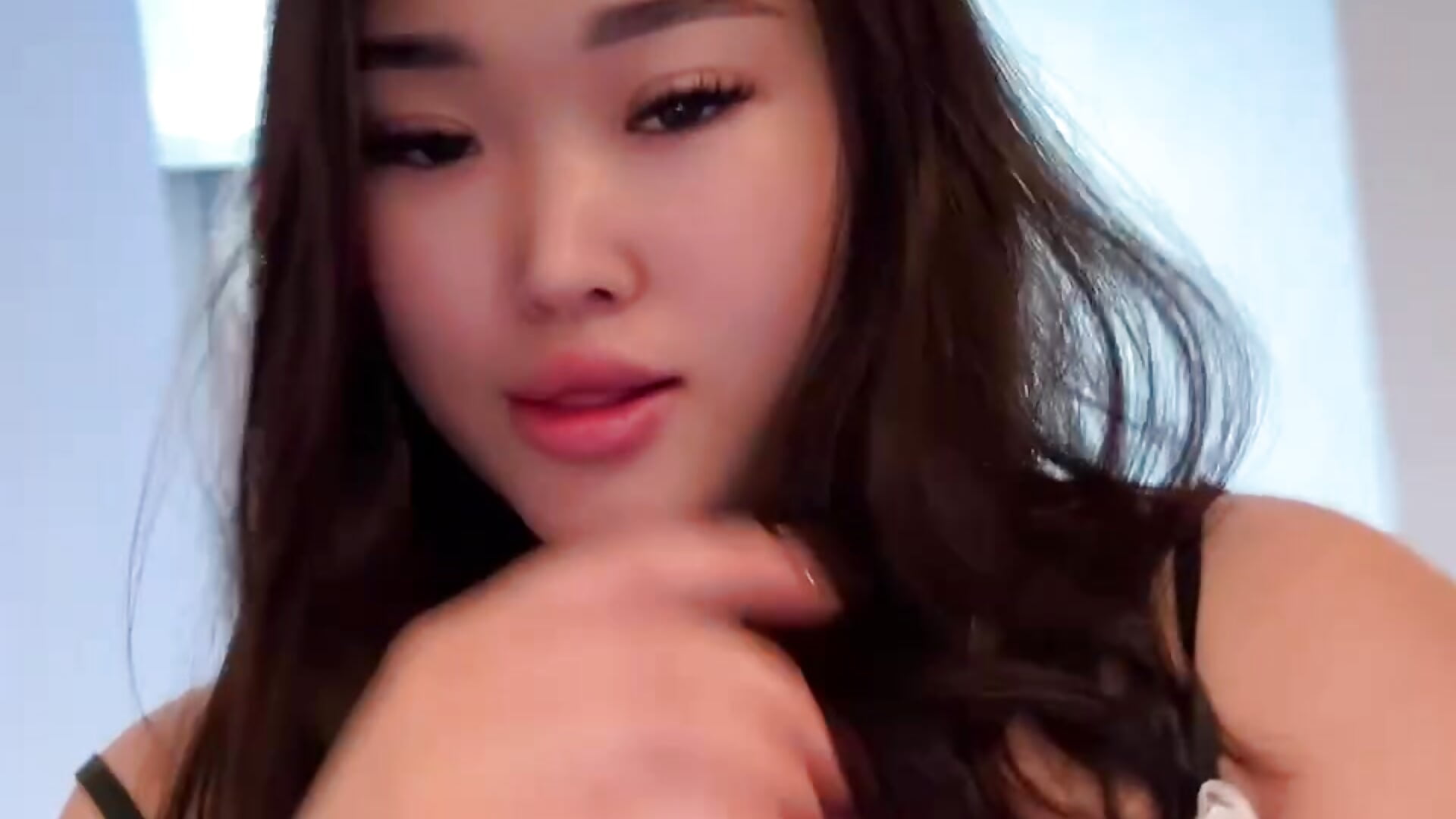 kissing u - video van chiaaaloo cam-model