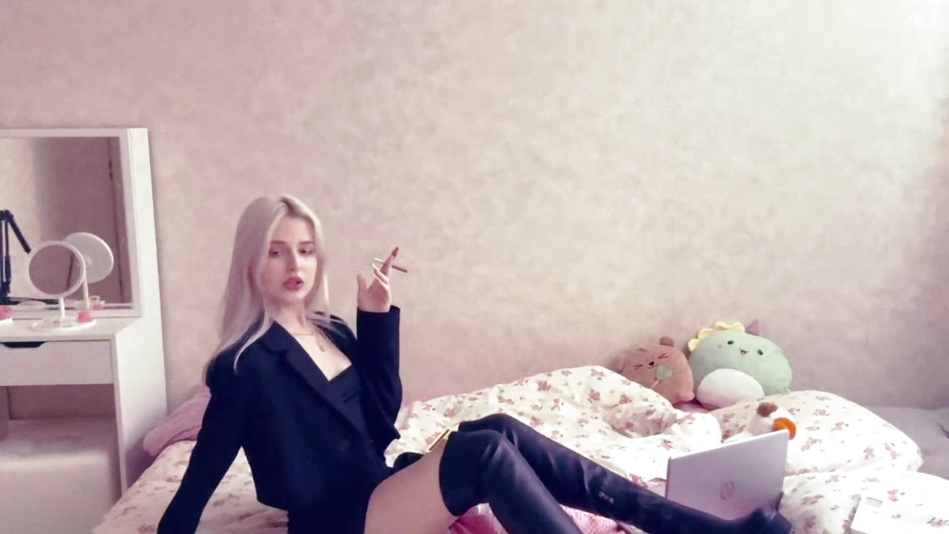 17930752166518 (1) - video by lilith_belfegor cam model