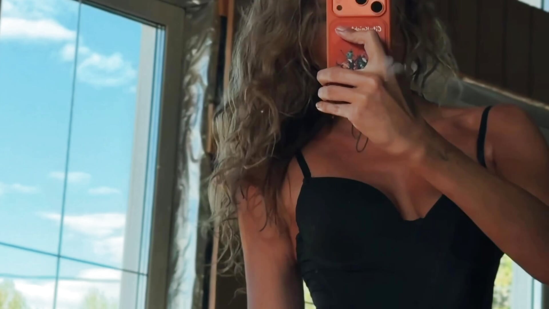 In a black bodysuit: I move sexually in front of the mirror - видео от Yaverixa