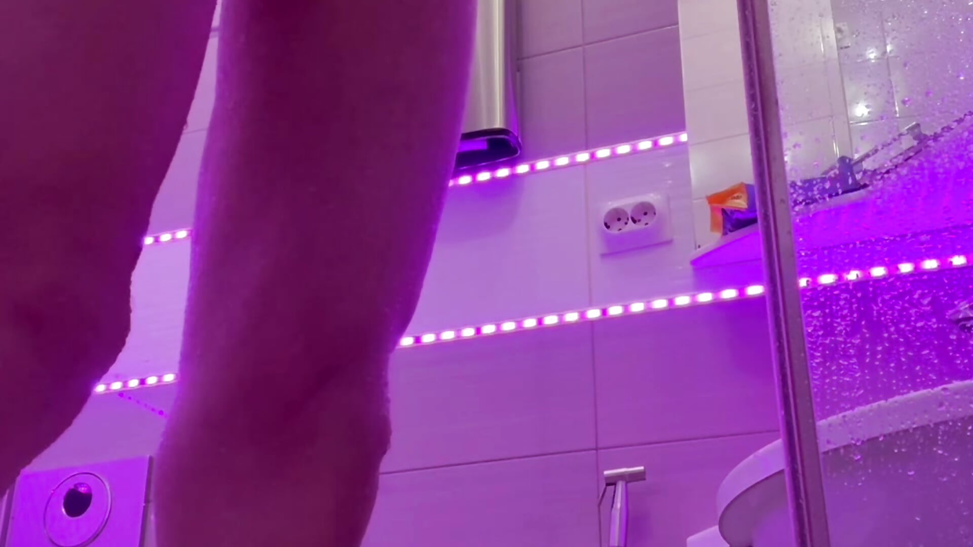 Let's get this penis clean:3 - video by Trixy_Quinn cam model