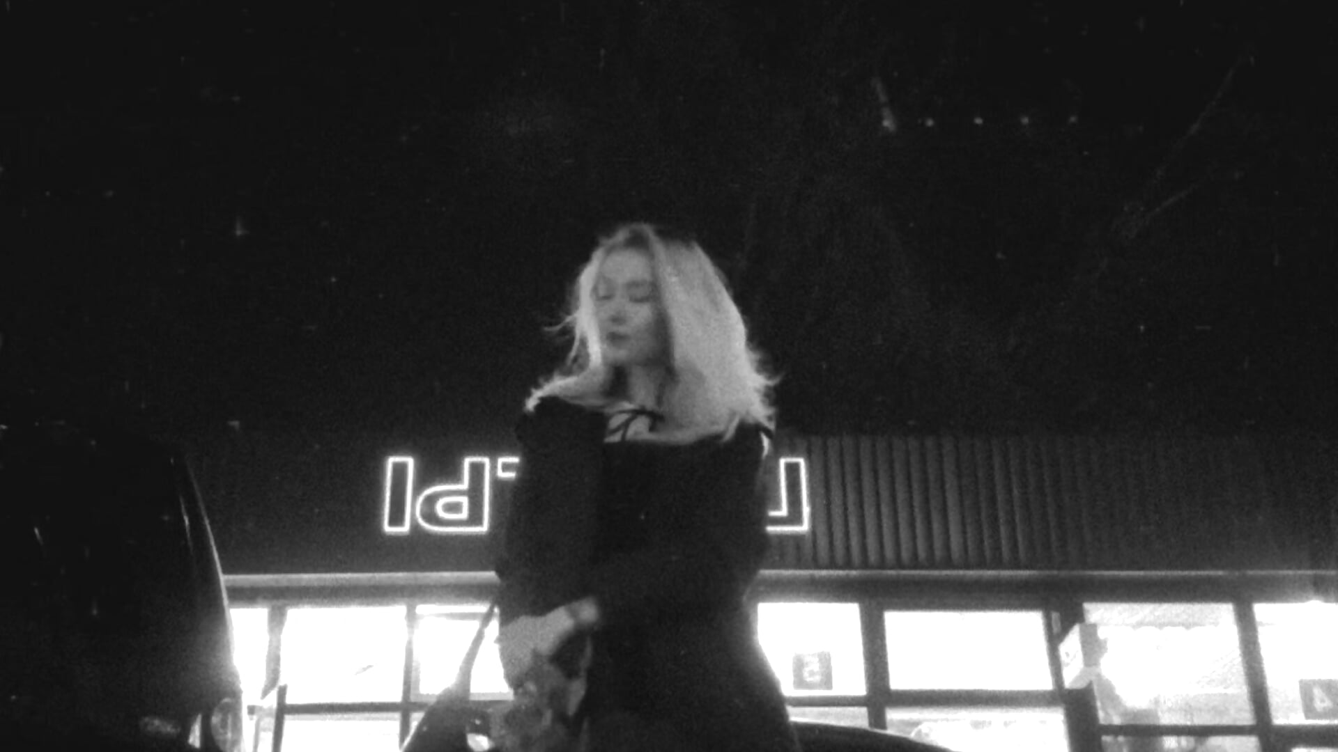 me in dress - video di kierasoul modella di cam