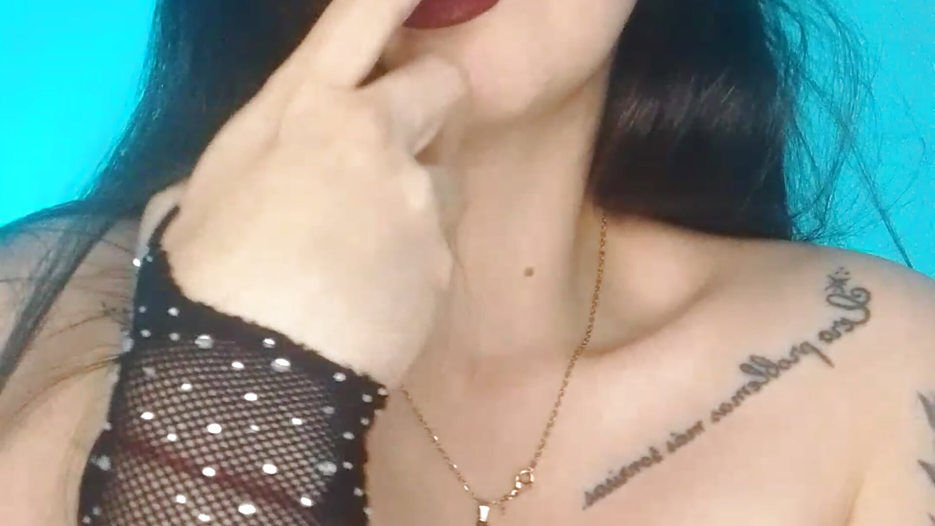 Elegance on the outside, fire on the inside 🔥 - video di _juliethcruz_ modella di cam