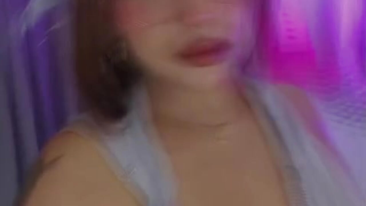 Wet latina body tease 🌸 - βίντεο μοντέλου Nicell_Carson