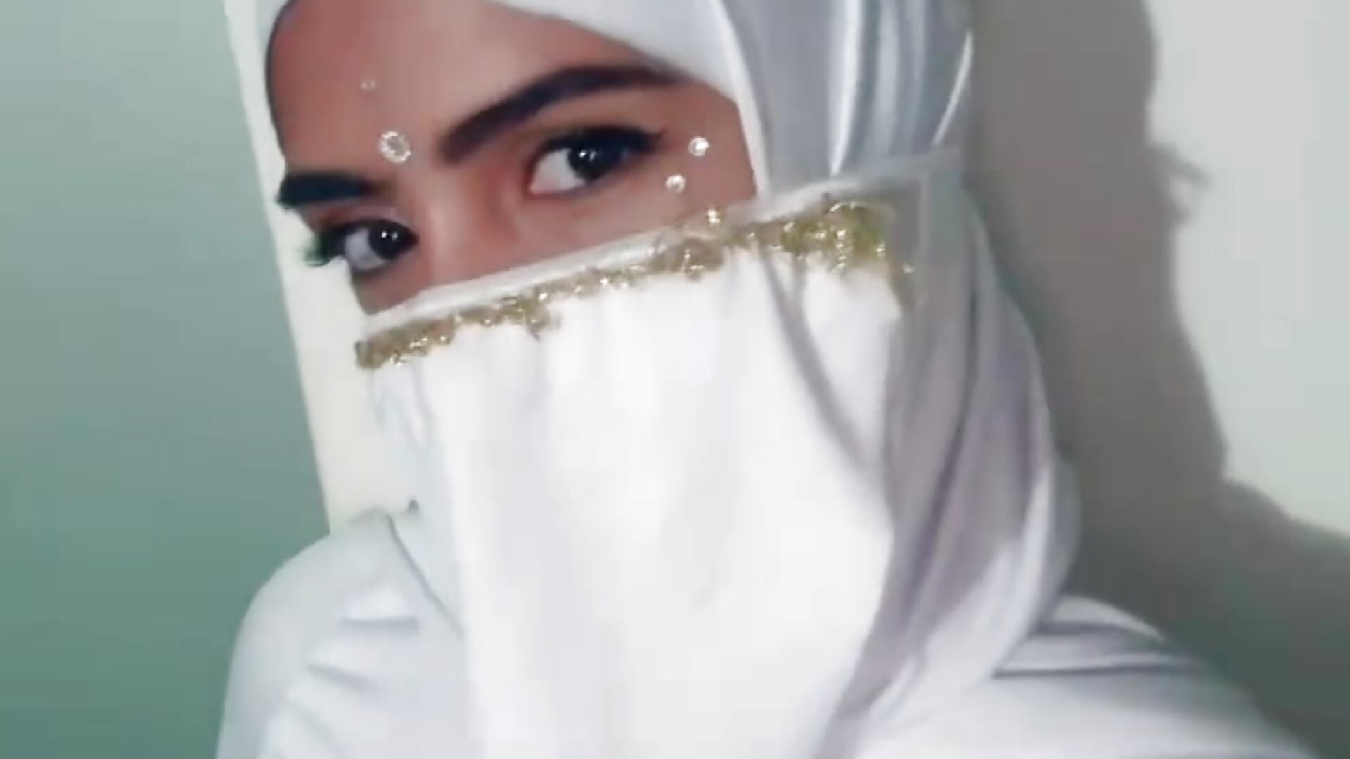 WhatsApp Video 2026-09-22 at 2,36,27 PM - video van inayyaa cam-model