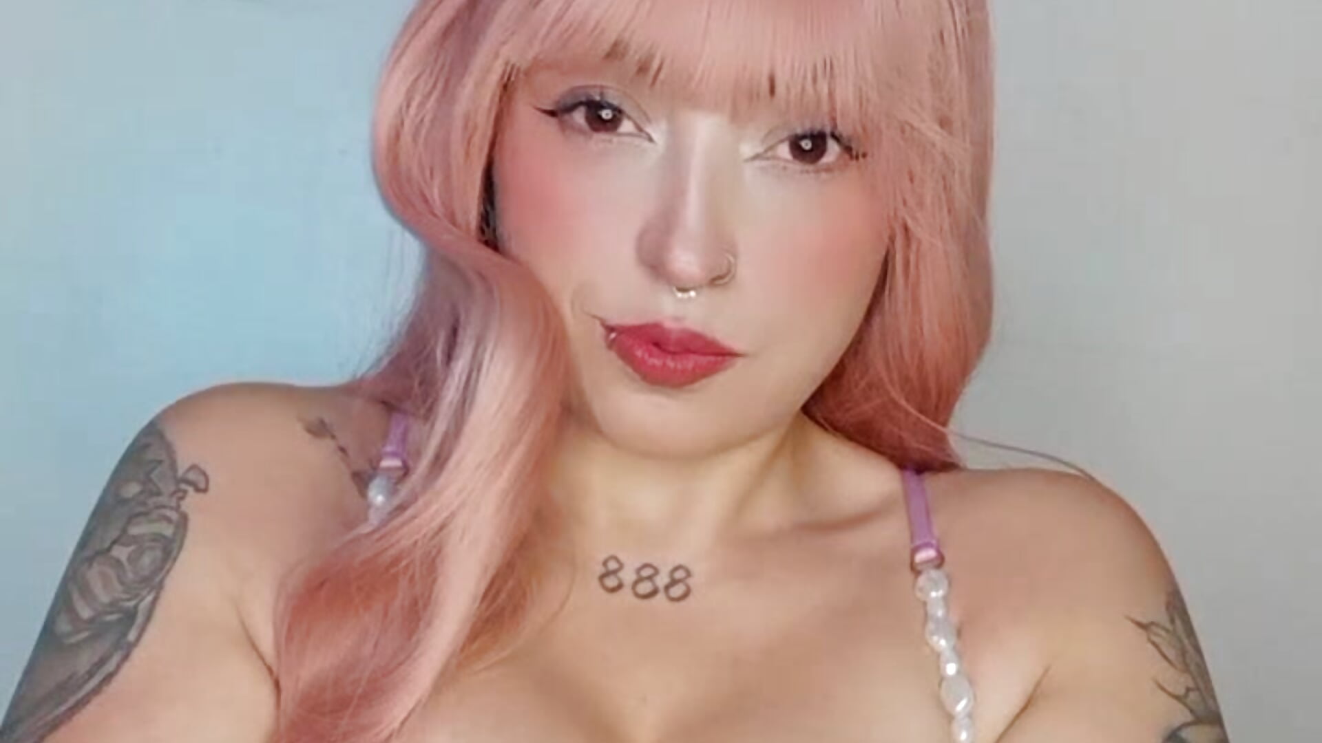 Hey - video oleh model kamera Val_Lau