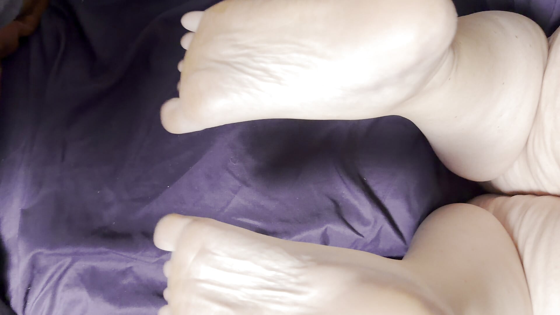 For the Feet Hunters - vídeo de la modelo de cam BellaBaeLoves2Play