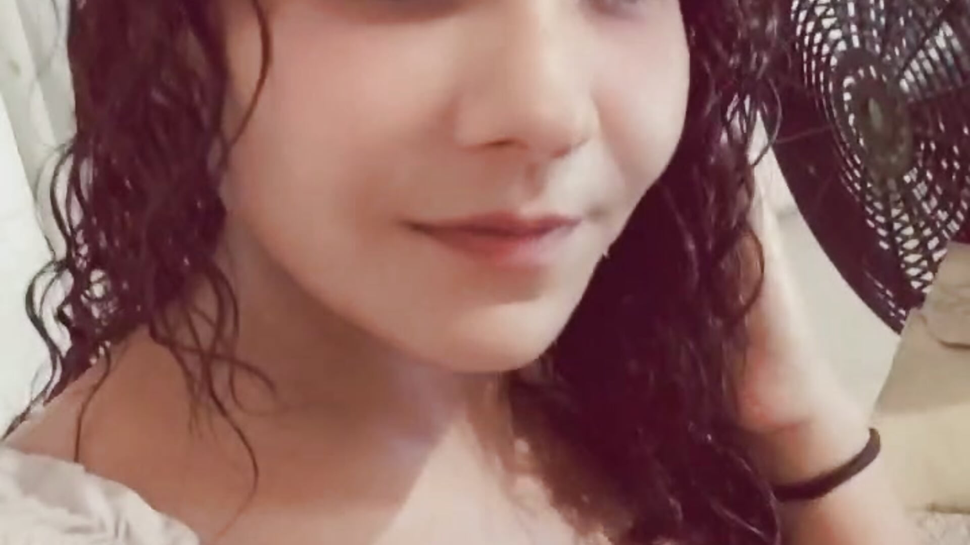 2025-11-20-175851897~2 — filmik Latina_honey, modela(-lki) na kamerkach