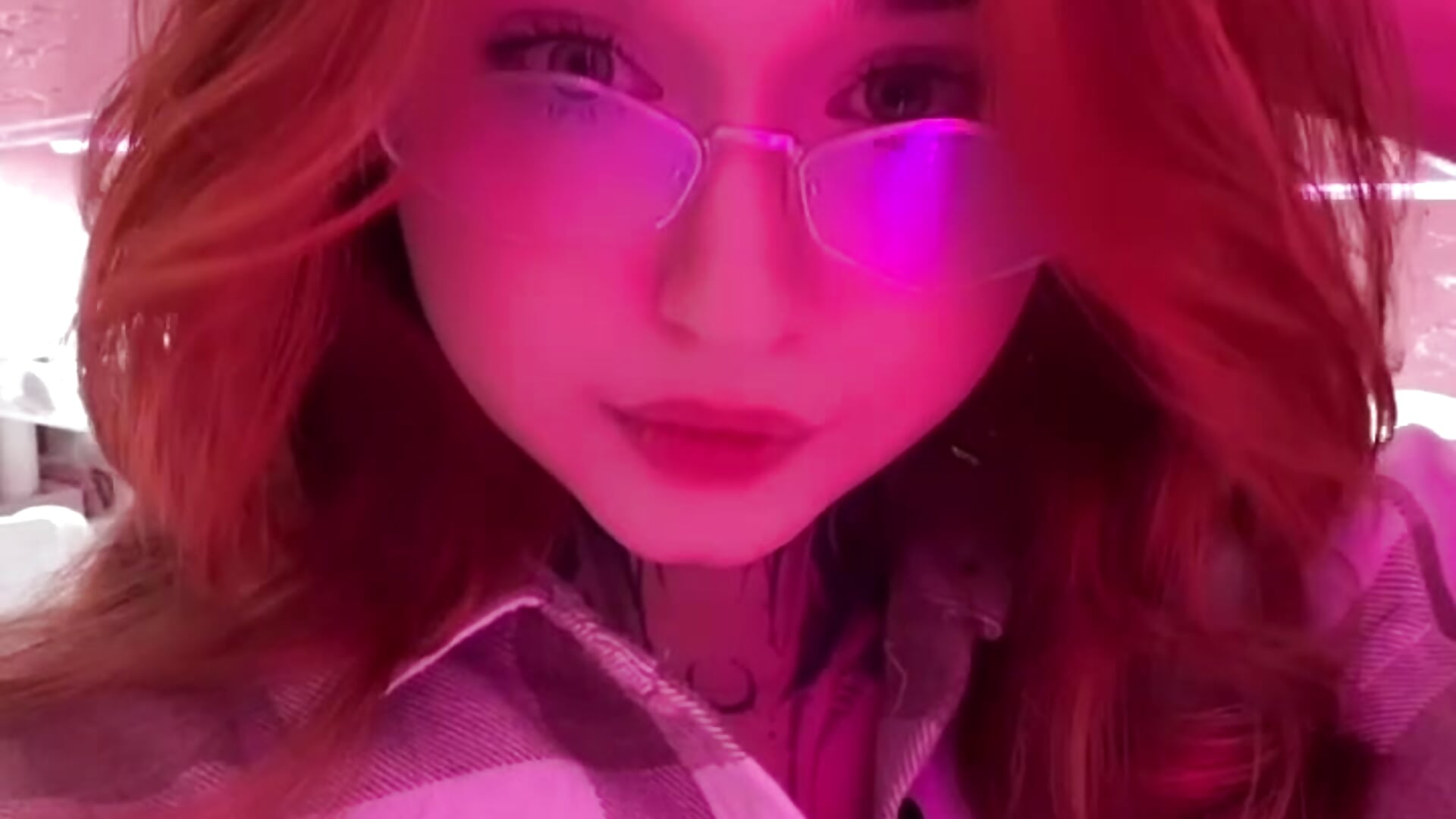Welcome! - video by Elyaplegg cam model