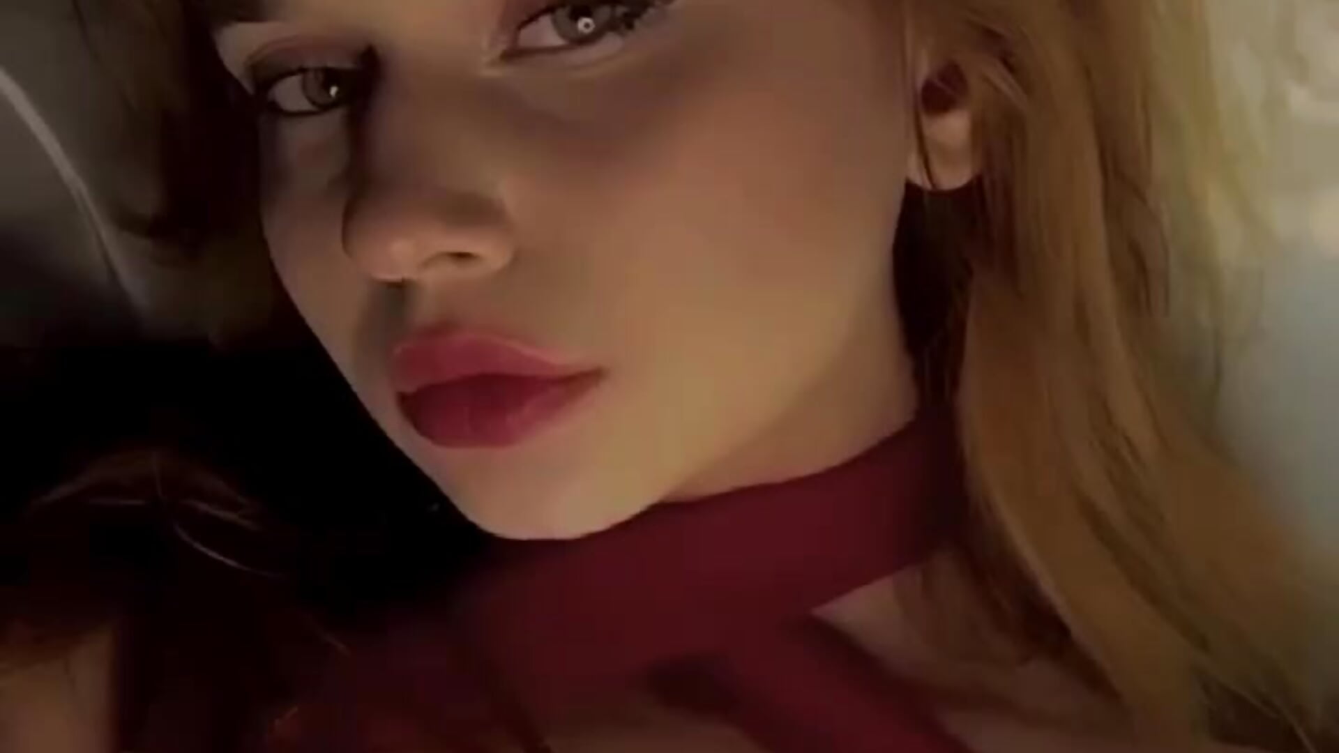 Oy oy - Elyaplegg adlı kamera modelinin videosu
