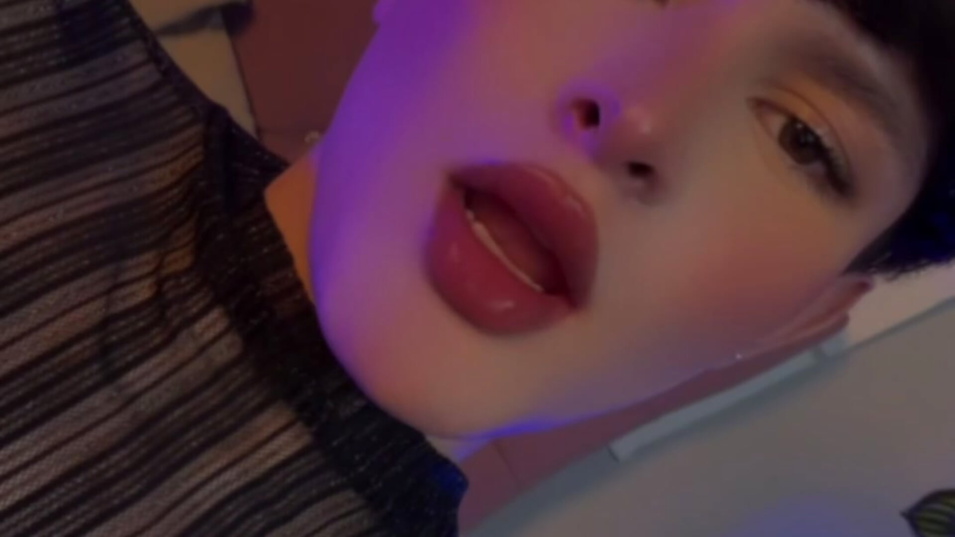 Kis me - video oleh model kamera im_kittyy