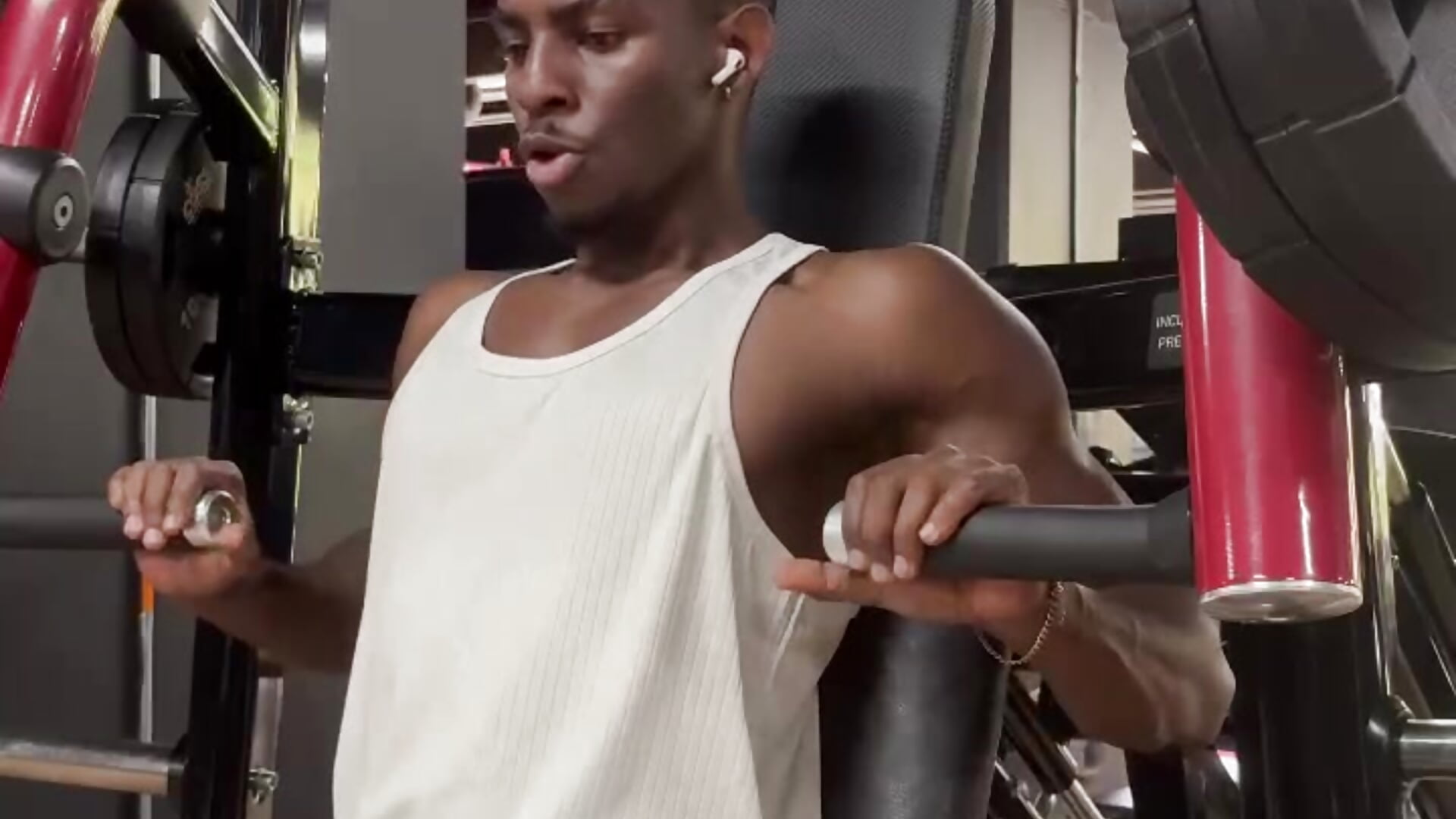 Gym time🦾 - видео от уебкам модела Stevenstick_