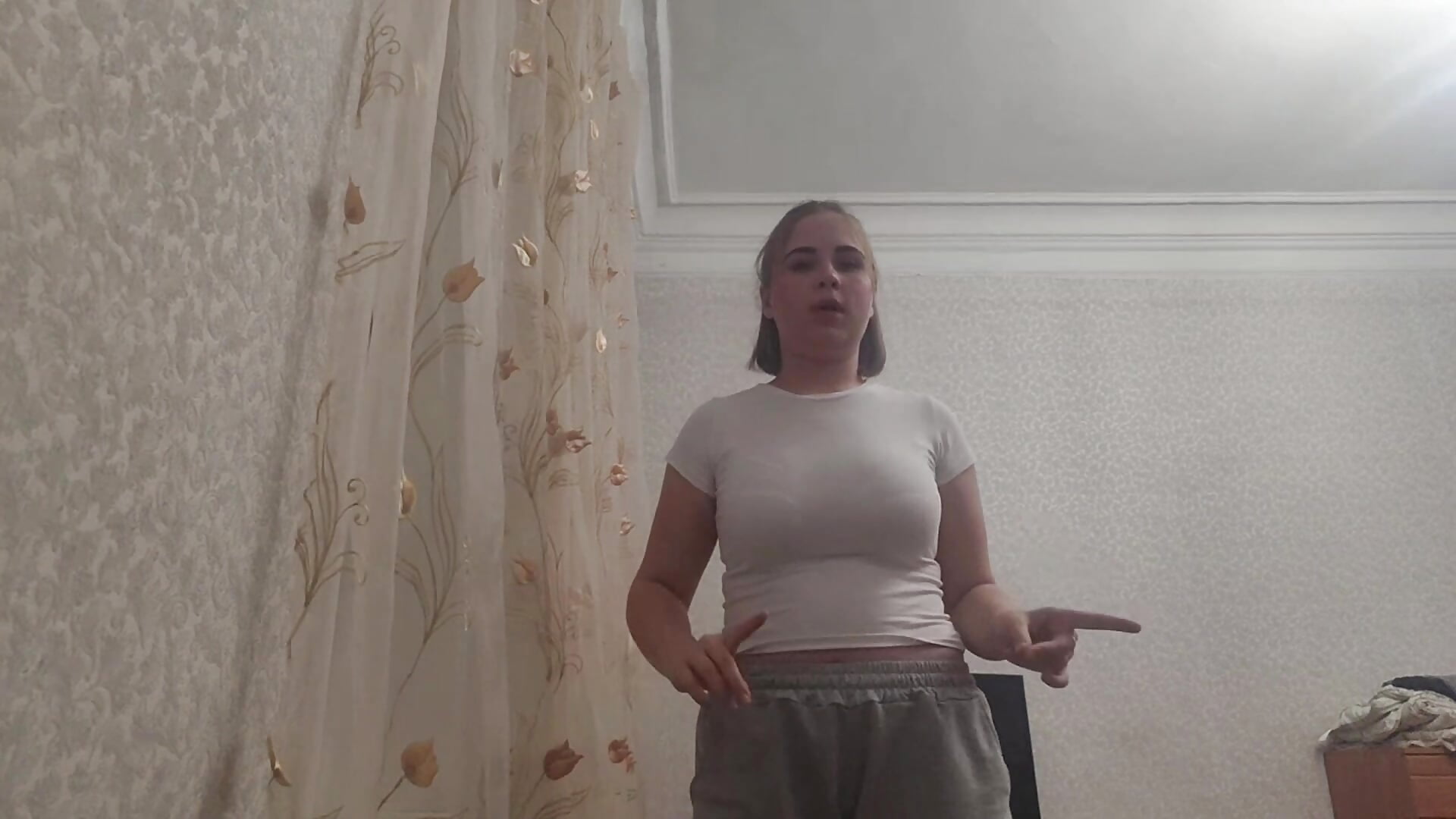 Me - ClarissaKwek adlı kamera modelinin videosu