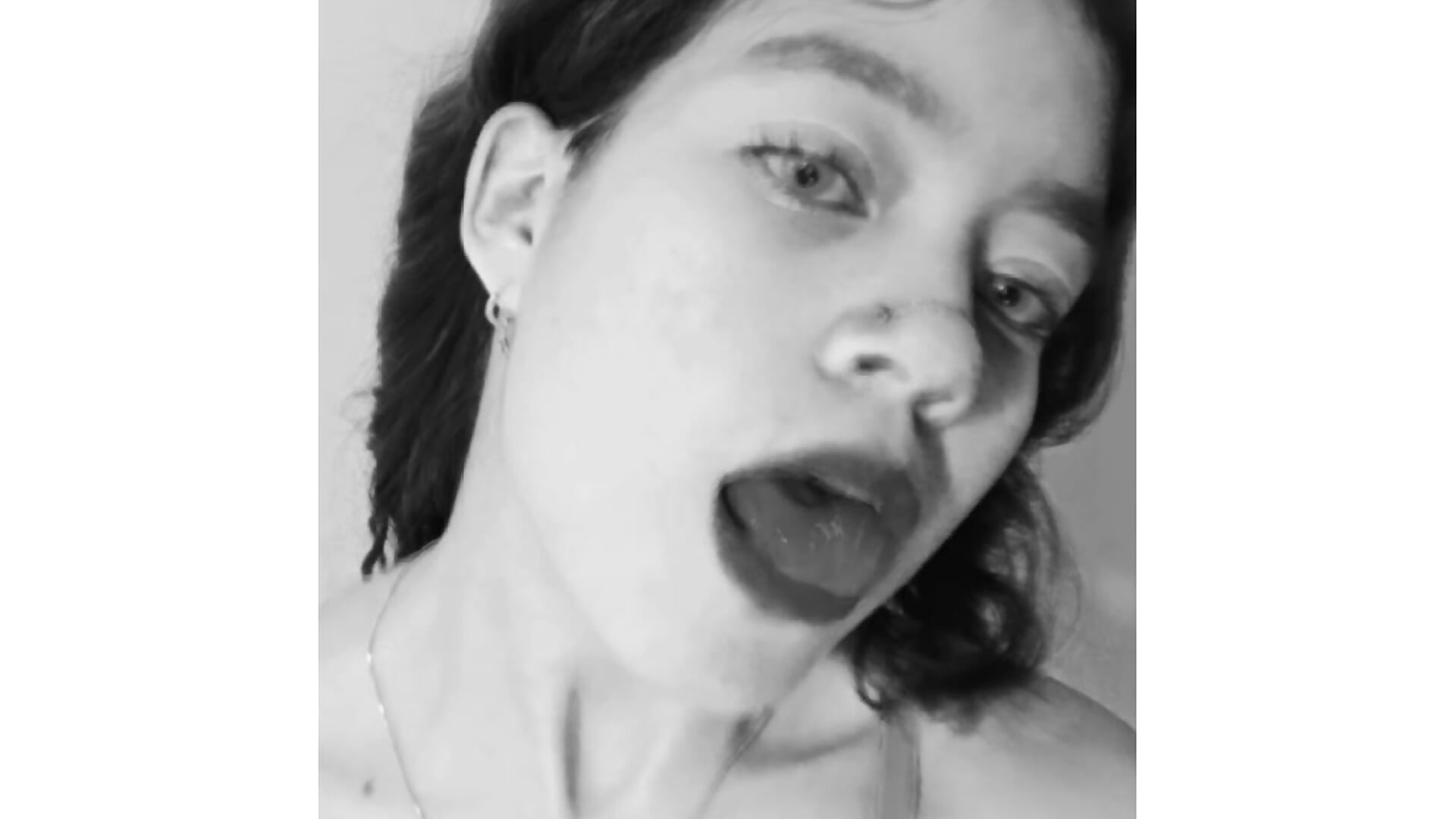 😼 - video by OxxmeDoll cam model