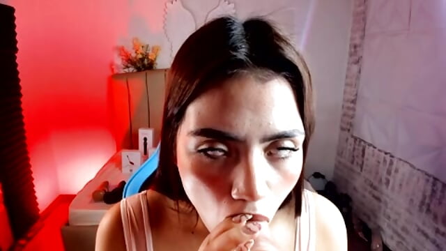 I love sucking your dick 🍦 - clip cu Crisly_gh model videochat