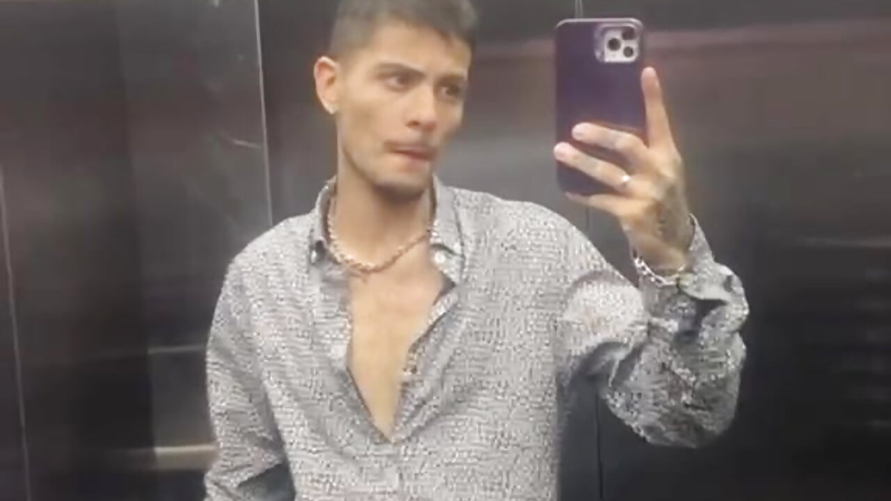 Hey 😘 - clip cu Ethan_Levi model videochat