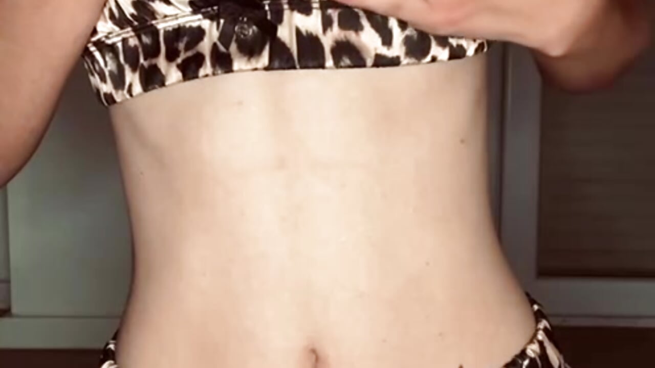 Naked Leo - video by Enuiza cam model
