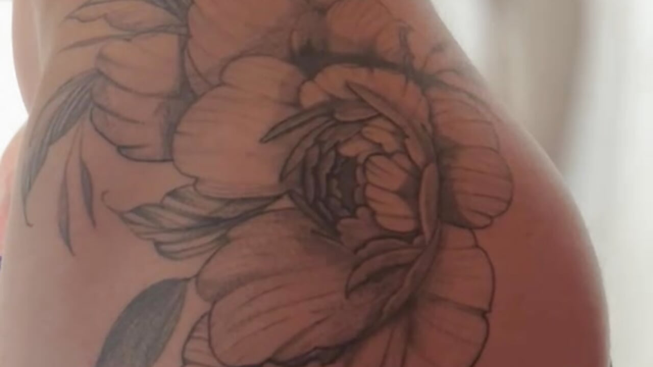 tattos - Vídeo de Lottus-, modelo de vídeos