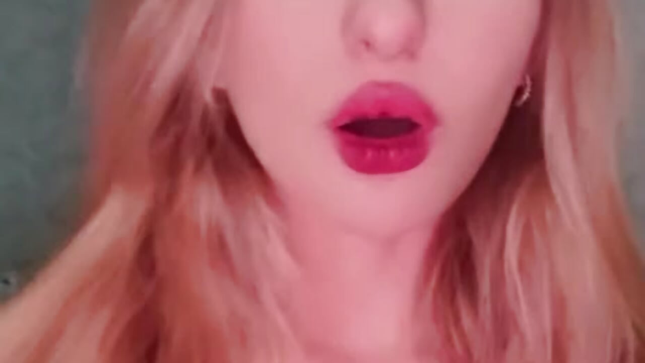 Beautiful Lips for You - video by Lisaloveflower cam model