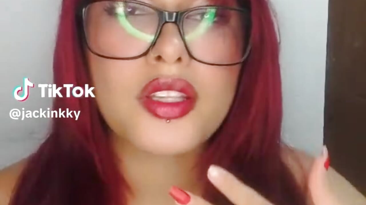 WhatsApp Video 2025-10-03 at 8,12,37 PM – video od webkamerové modelky BDSM_Luxury
