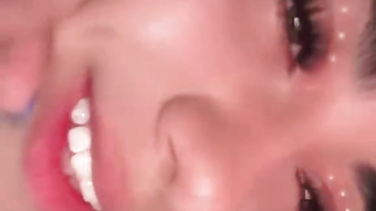 yummy - video av Eliizabeth_tay cam-modell