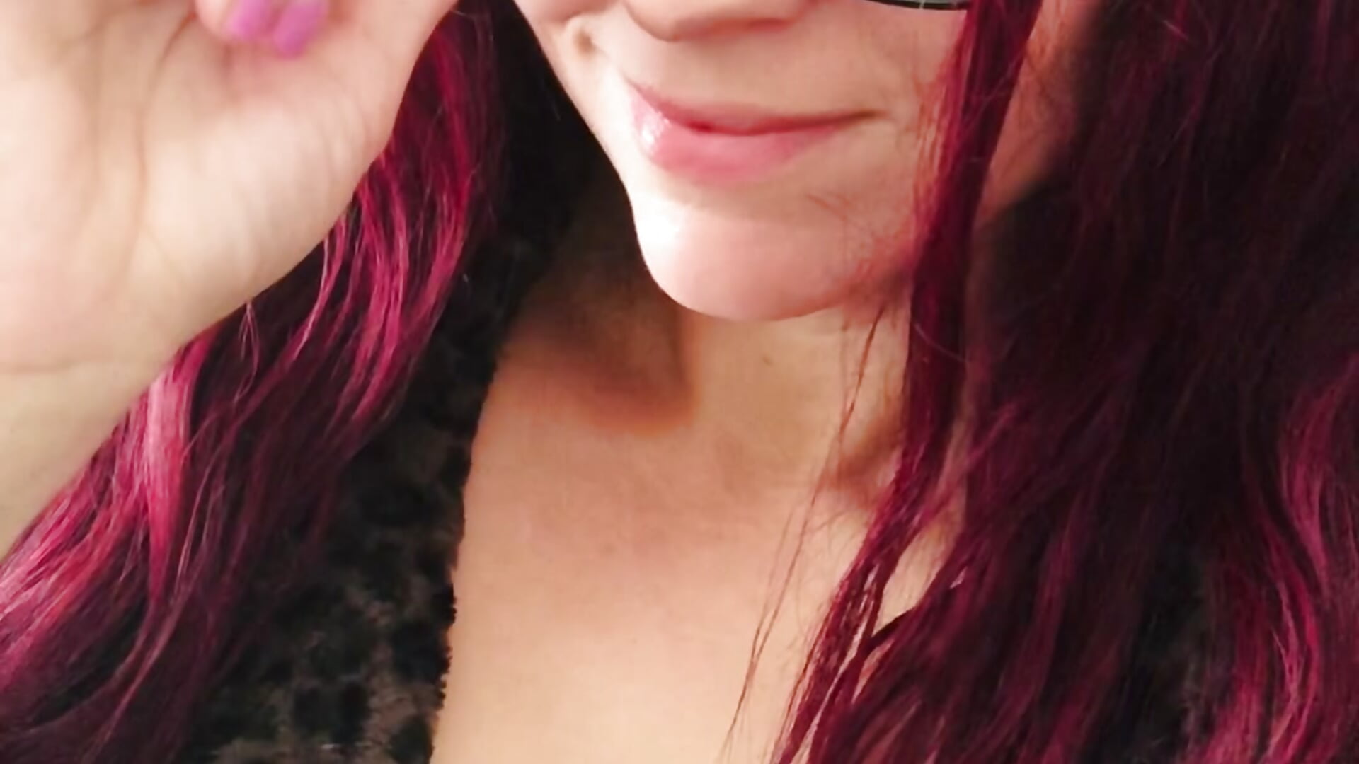 Trying to get some work done… 🤭 - video của JessicaLove1