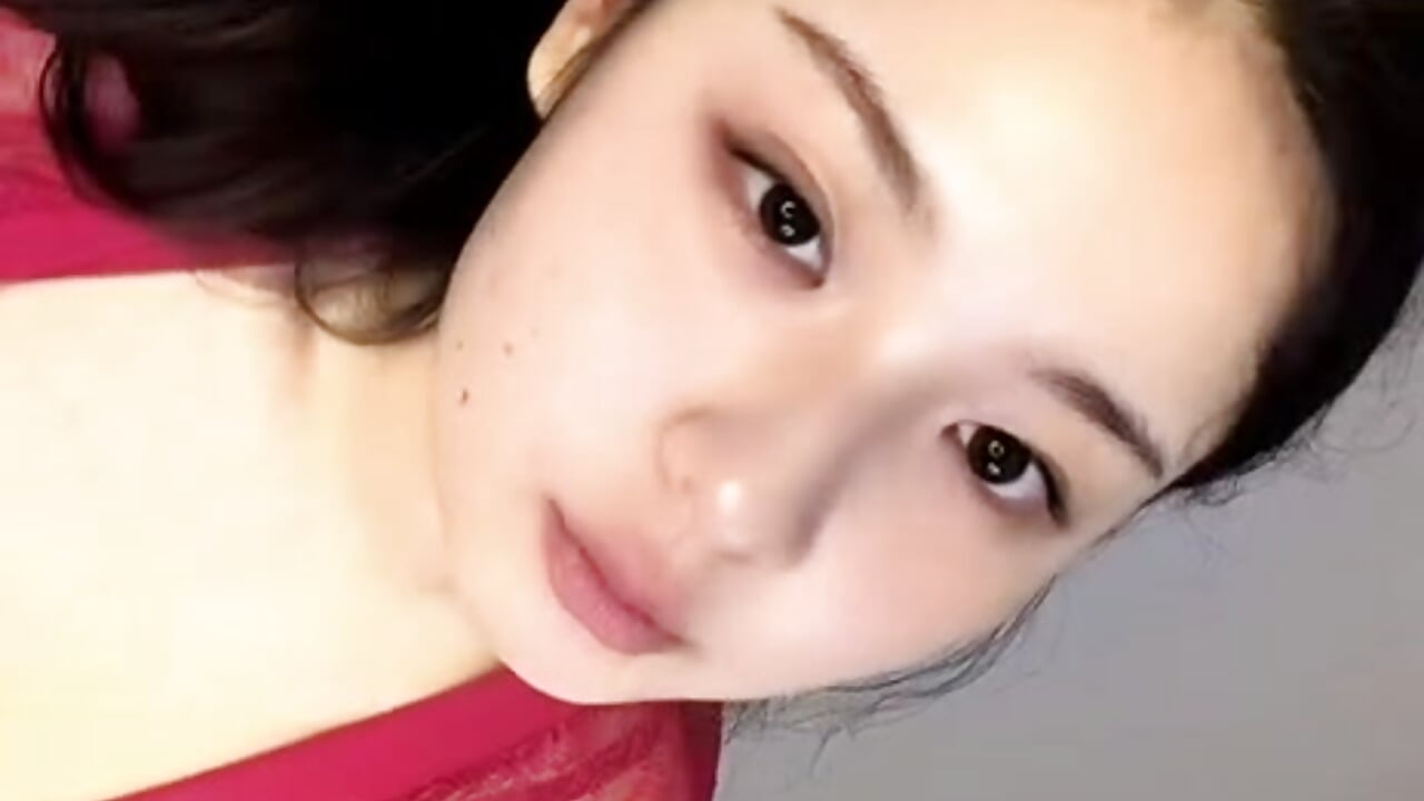 red red - video by PaulaPeterson cam model