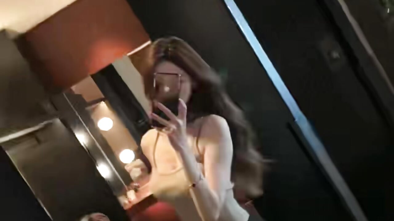哈喽 — filmik Bella--jj, modela(-lki) na kamerkach