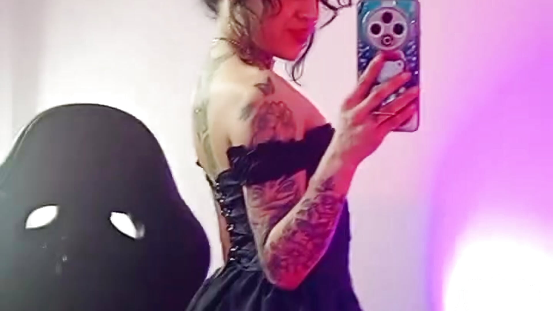 What do you think of my body?🥵 - vídeo de mia_pall modelo de câmara