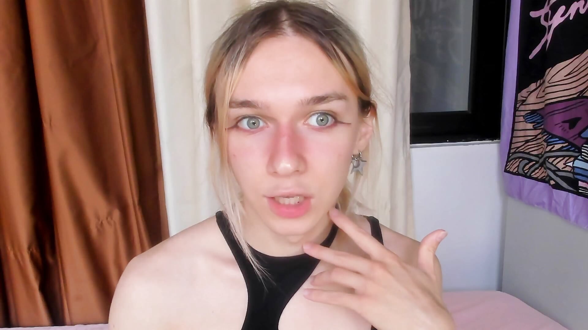 My Piercing – video modela na kameri Icebenzz