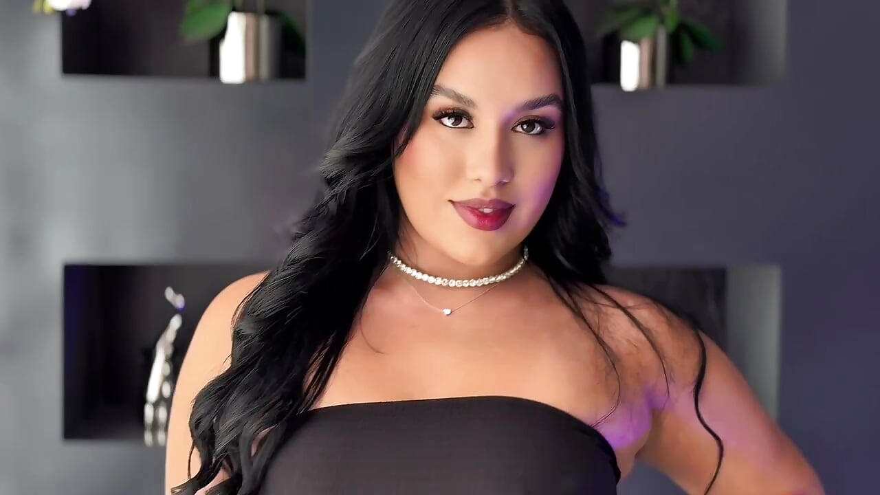 SEXY - video by GiaGoldXXX cam model