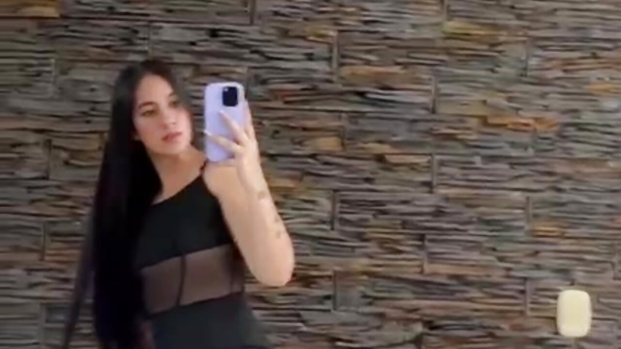 me❤️ - βίντεο μοντέλου Bellamooretti