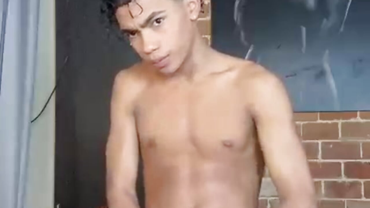 🍆 - vidéo du modèle de showcams AlanCuute