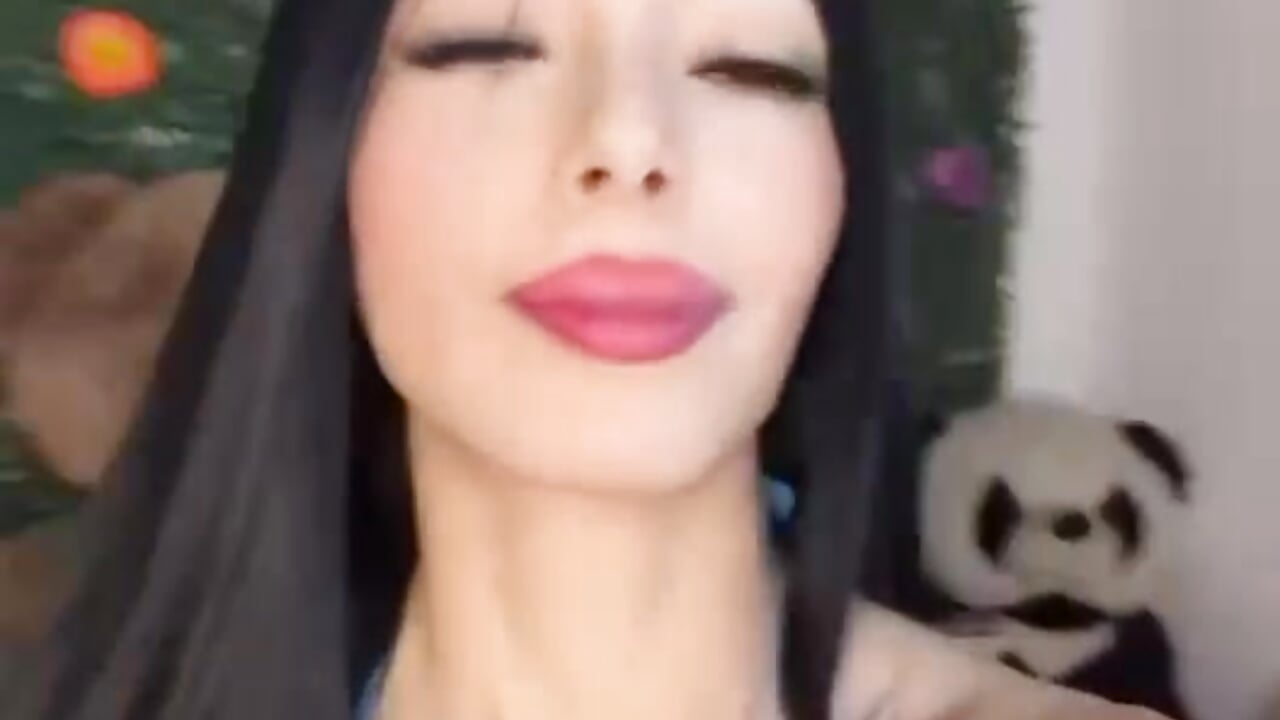 kiss – video modela na kameri Violettacardona1