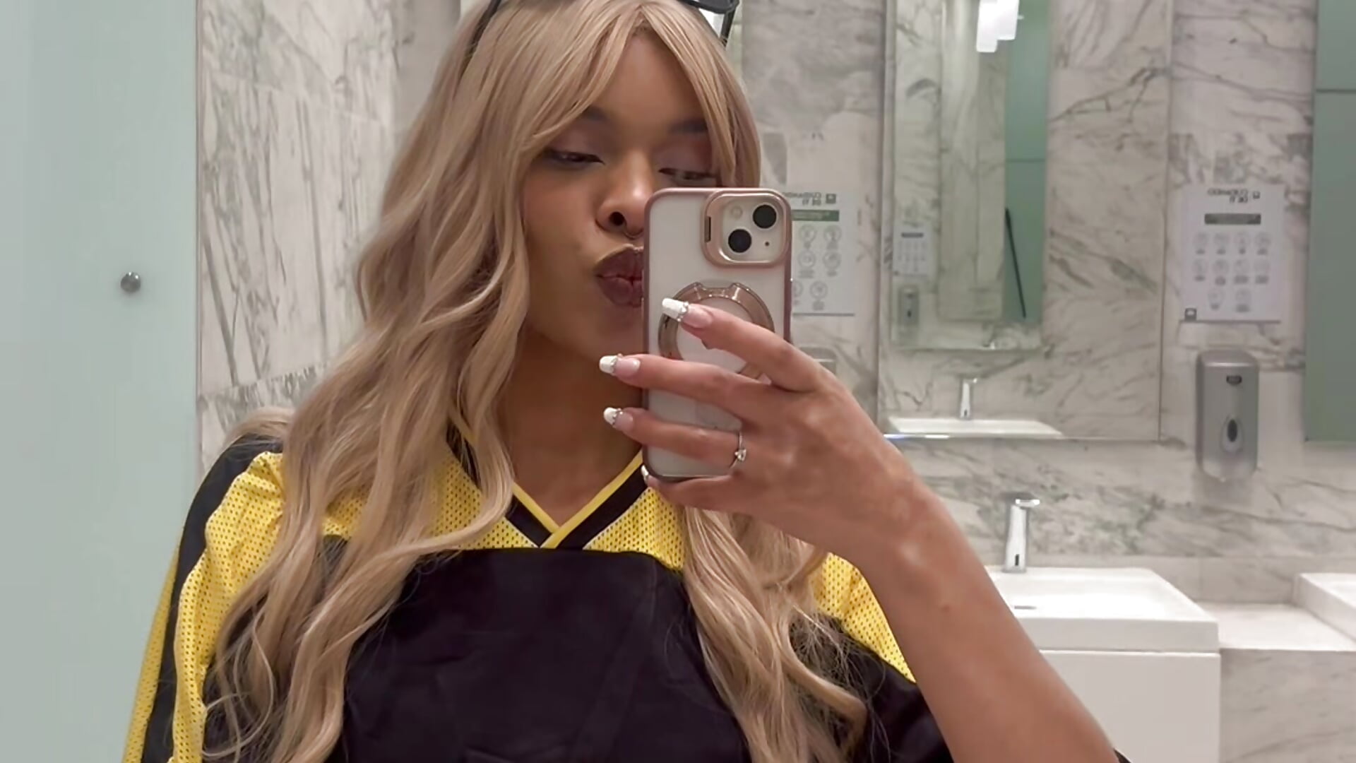 🔥 - video Mia_Gattes kameramallilta