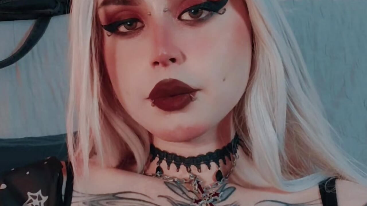 Lick me.... – video od webkamerové modelky Dark_cosmos