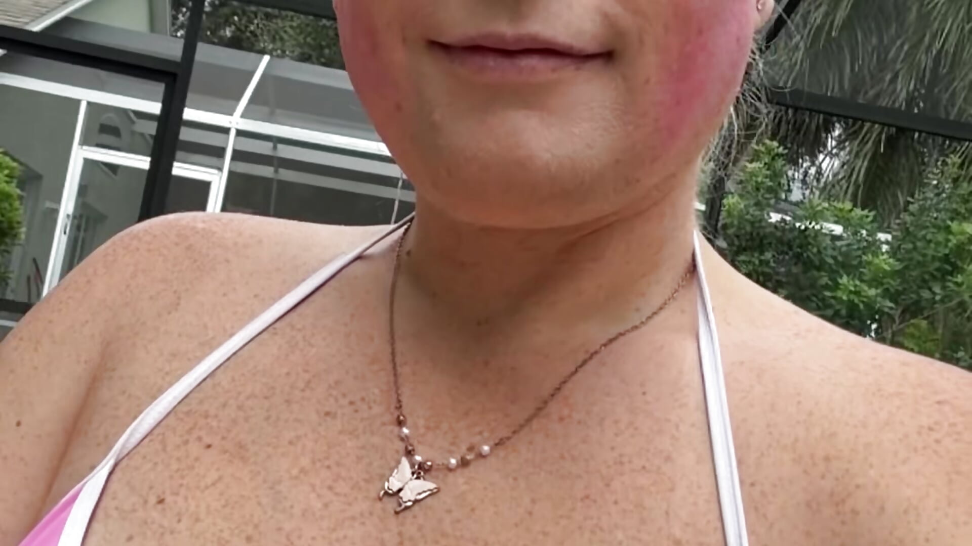 Pool titty - vidéo du modèle de showcams NatalieMaye