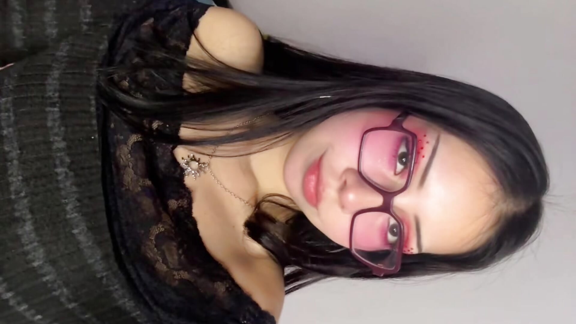 Bored :( - video của người mẫu cam Loriennn777