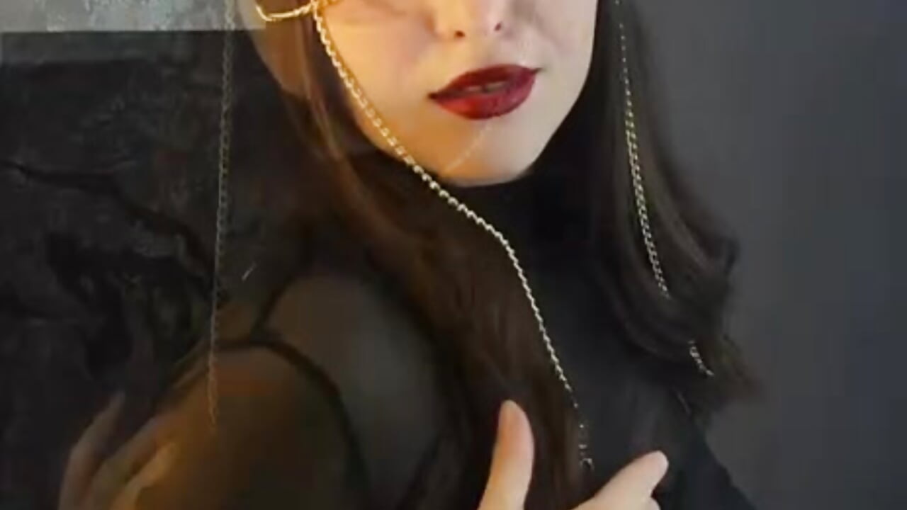 Kiss you - video by lalyasirin cam model