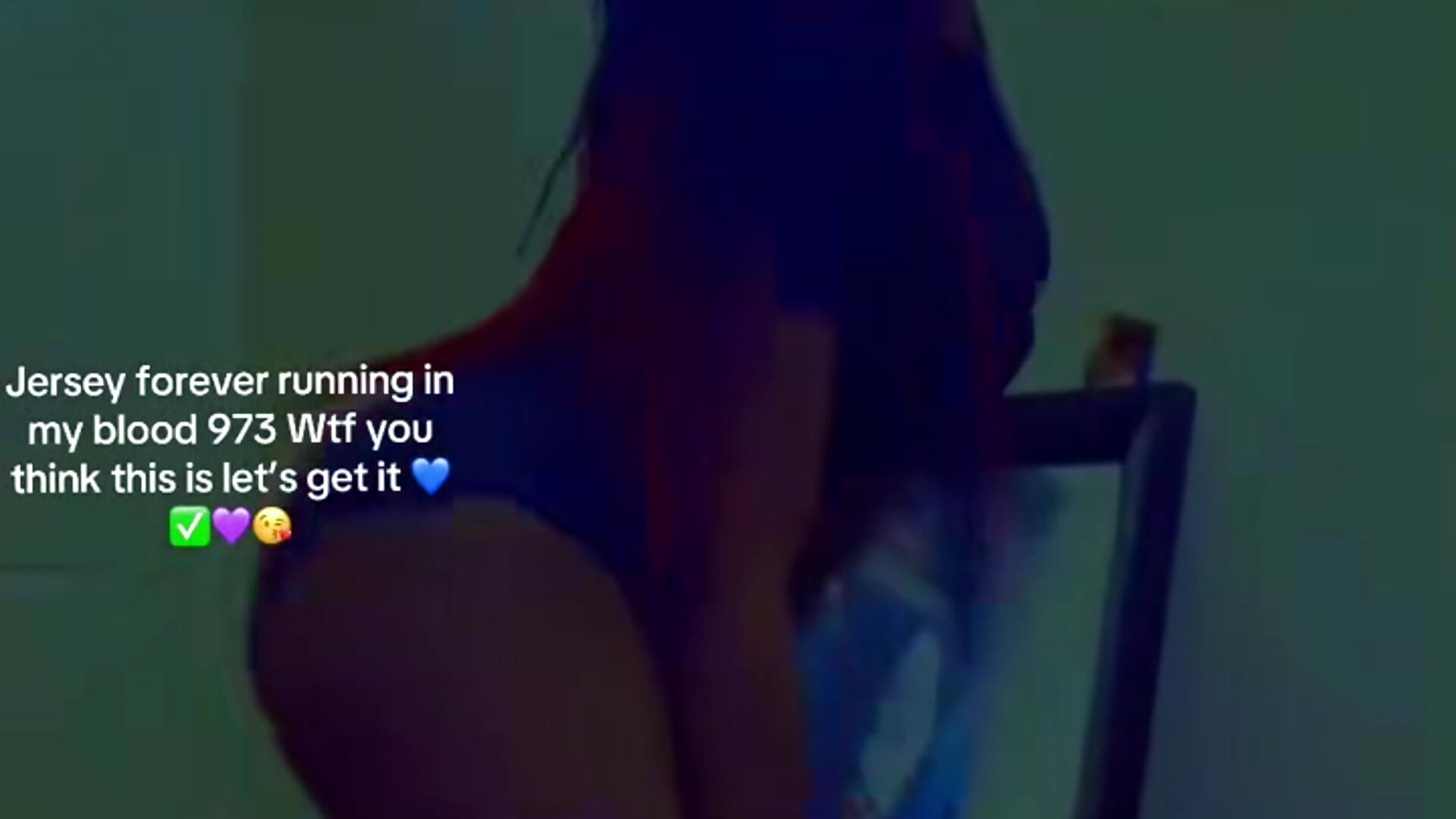 v15044gf0000da9um57og65jf6mnhje0 - video by Beautiful38 cam model