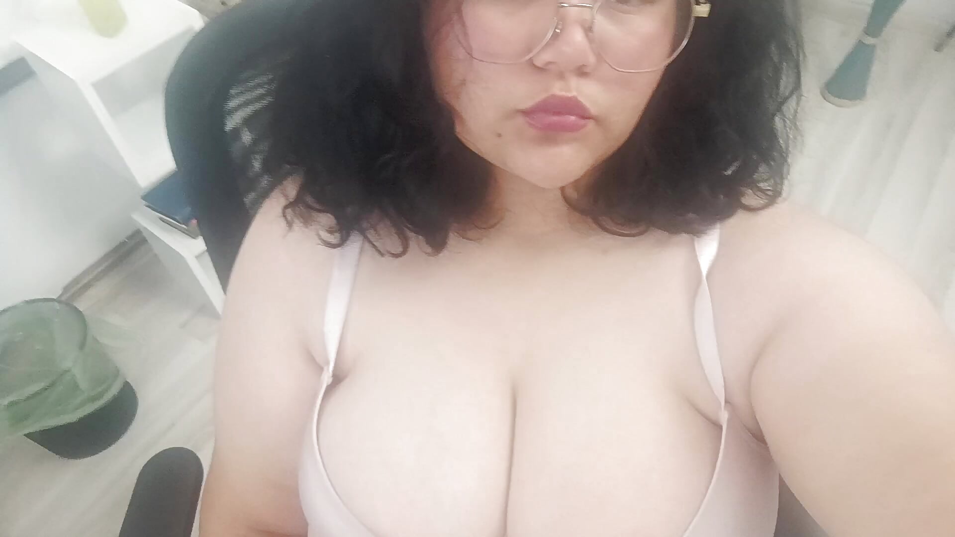 Fiery brunette🤪💋 – video af Heranore cam-model