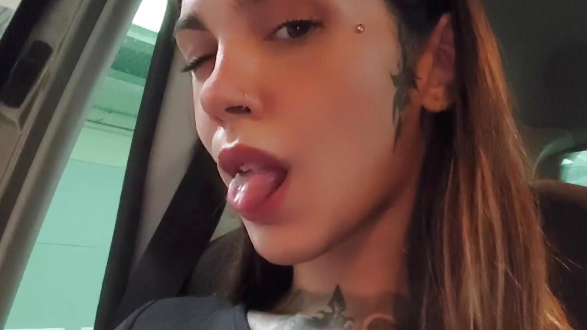 108374 – video modela na kameri LaCookis