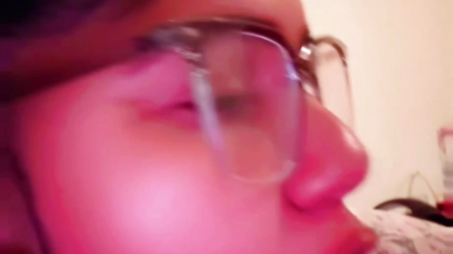 THIRSTTRAPBRAT EXPERIENCE - βίντεο μοντέλου THIRSTTRAPBRAT