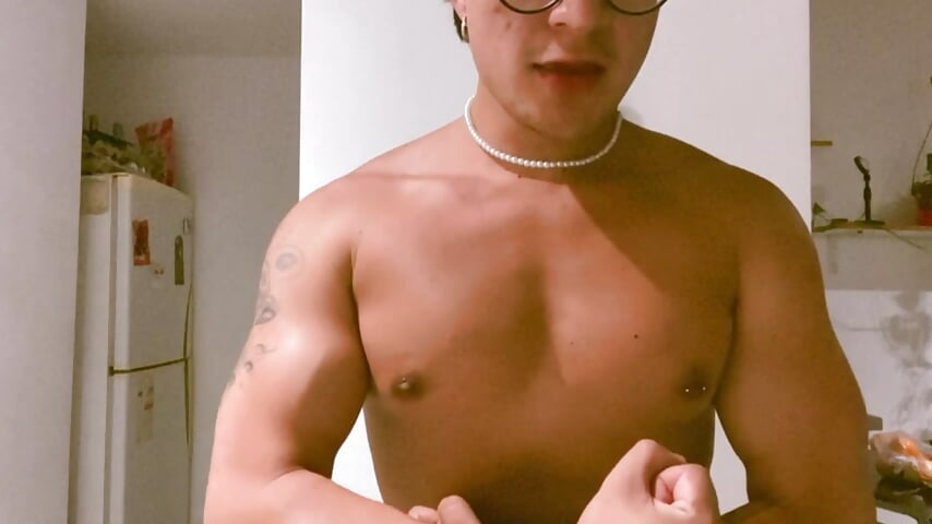 Flex muscle teaser - video di Hassbyd modella di cam