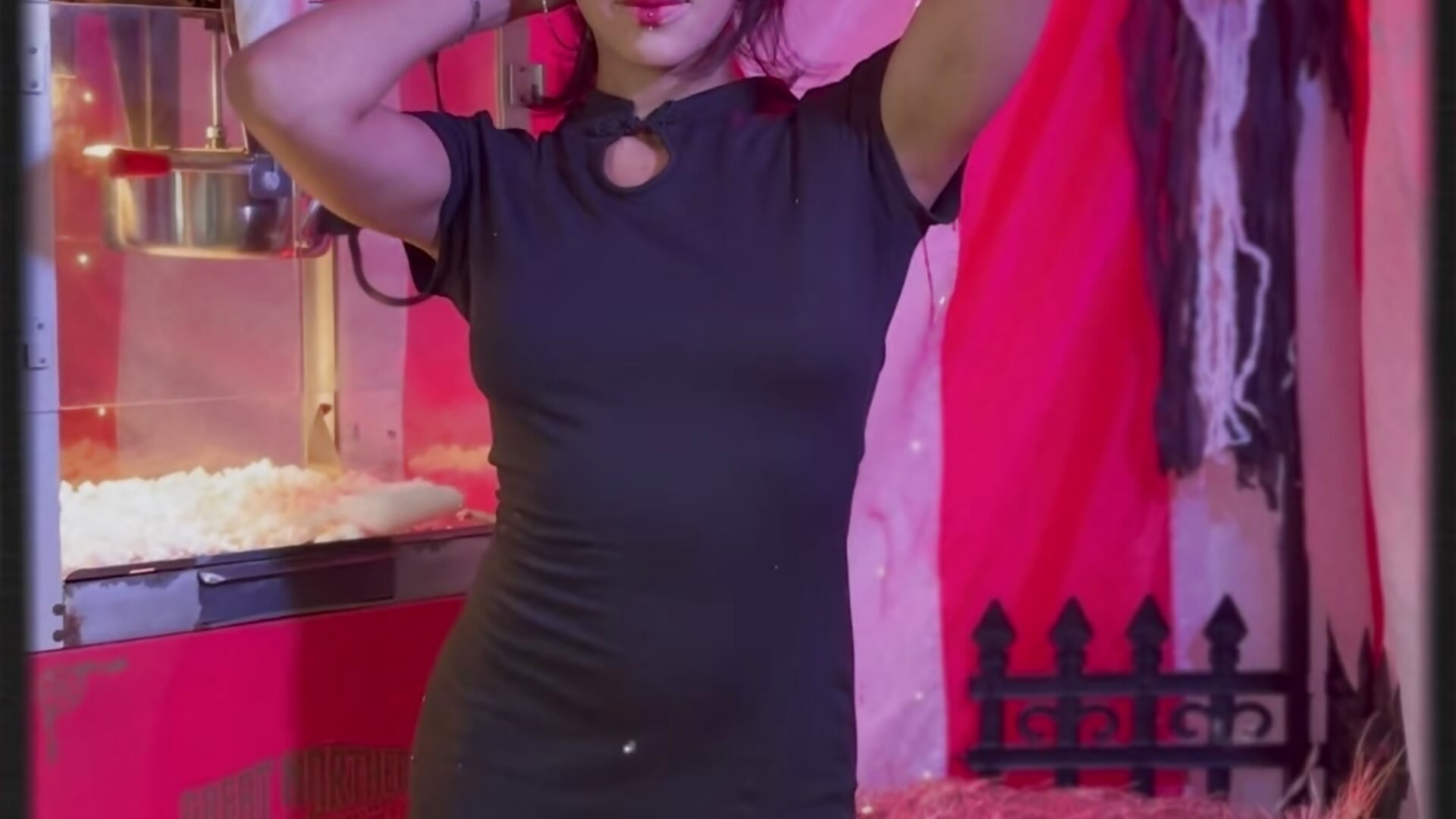 Akira Yumi halloween - βίντεο μοντέλου Akira_yumi