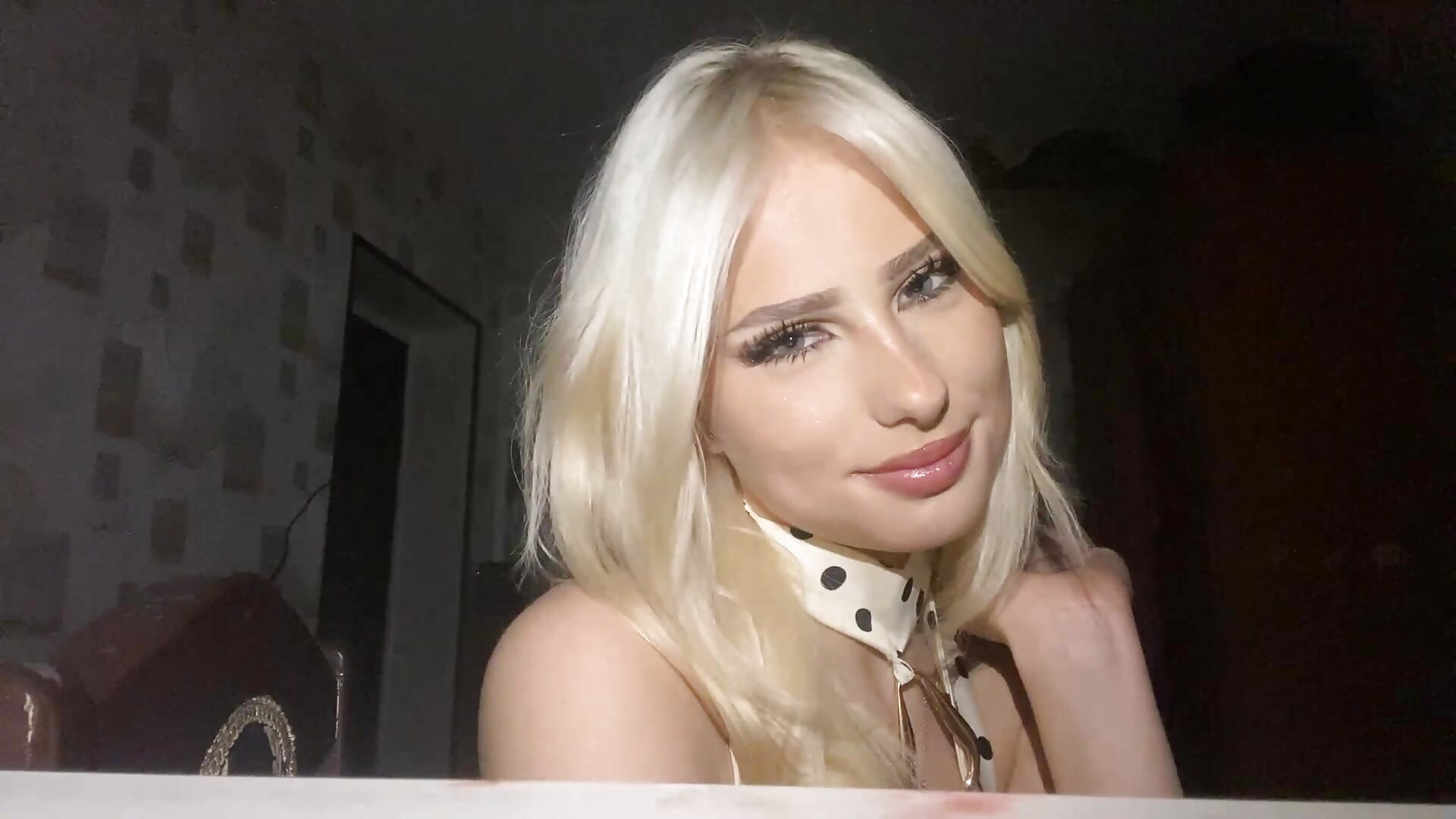 Just Checking In - video by ClaribelHuezo cam model