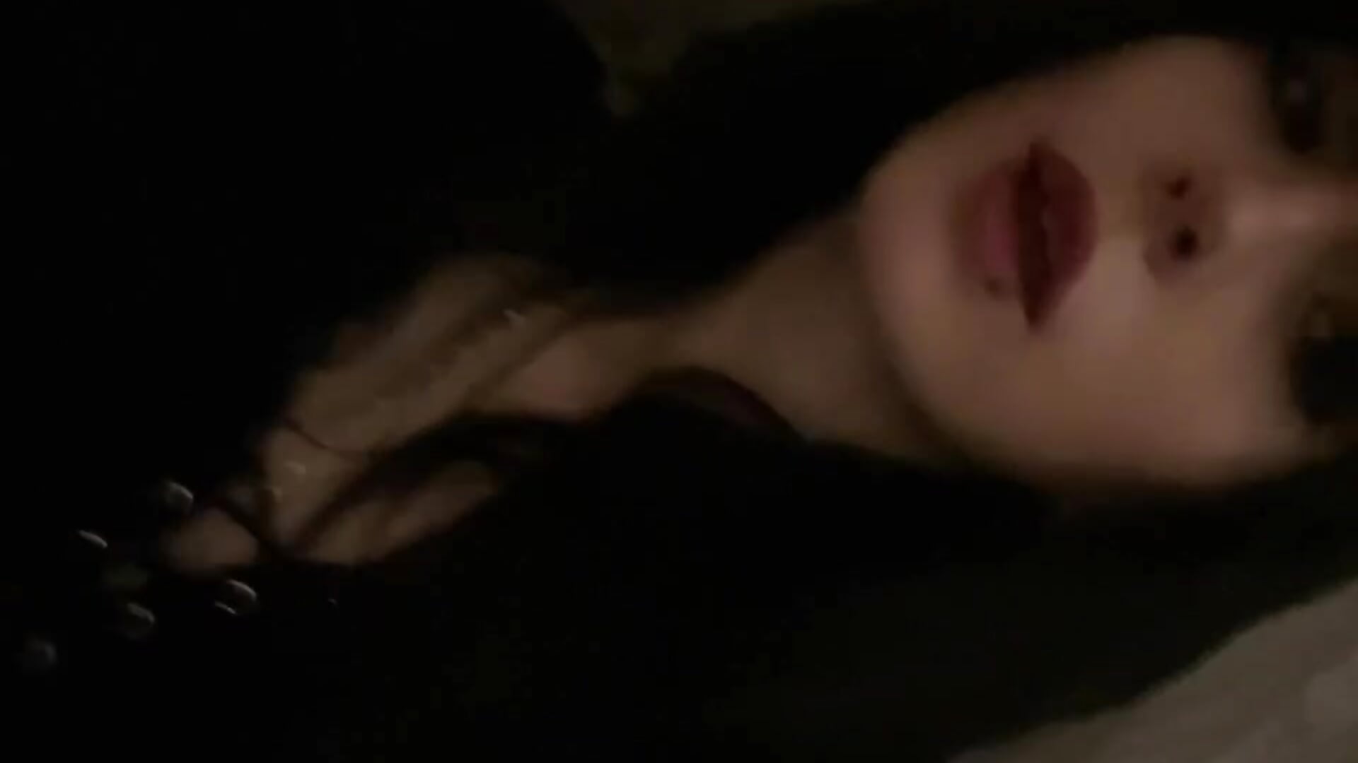 grrr - video av FlaviaDevost cam-modell