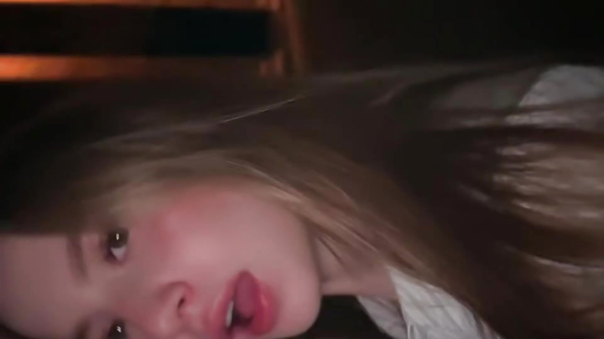 Me :3 - відео від вебкаммоделі SaritaCaughman