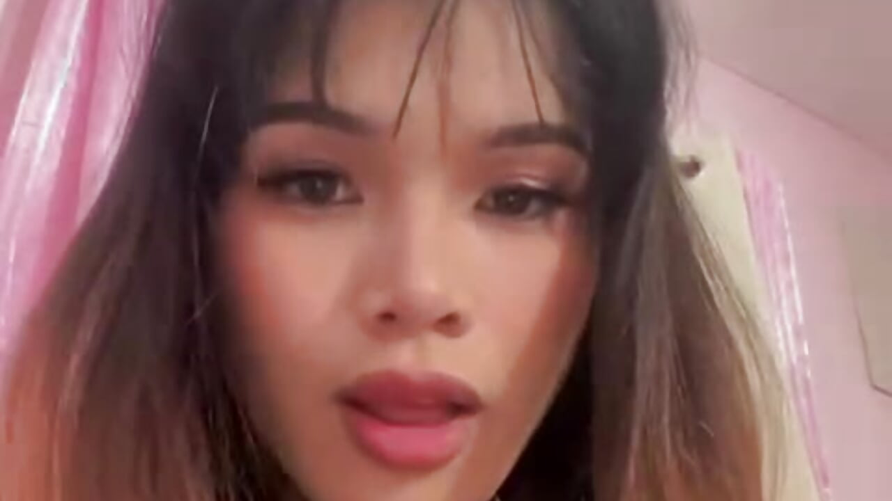 Teasing — filmik Urkellylove, modela(-lki) na kamerkach