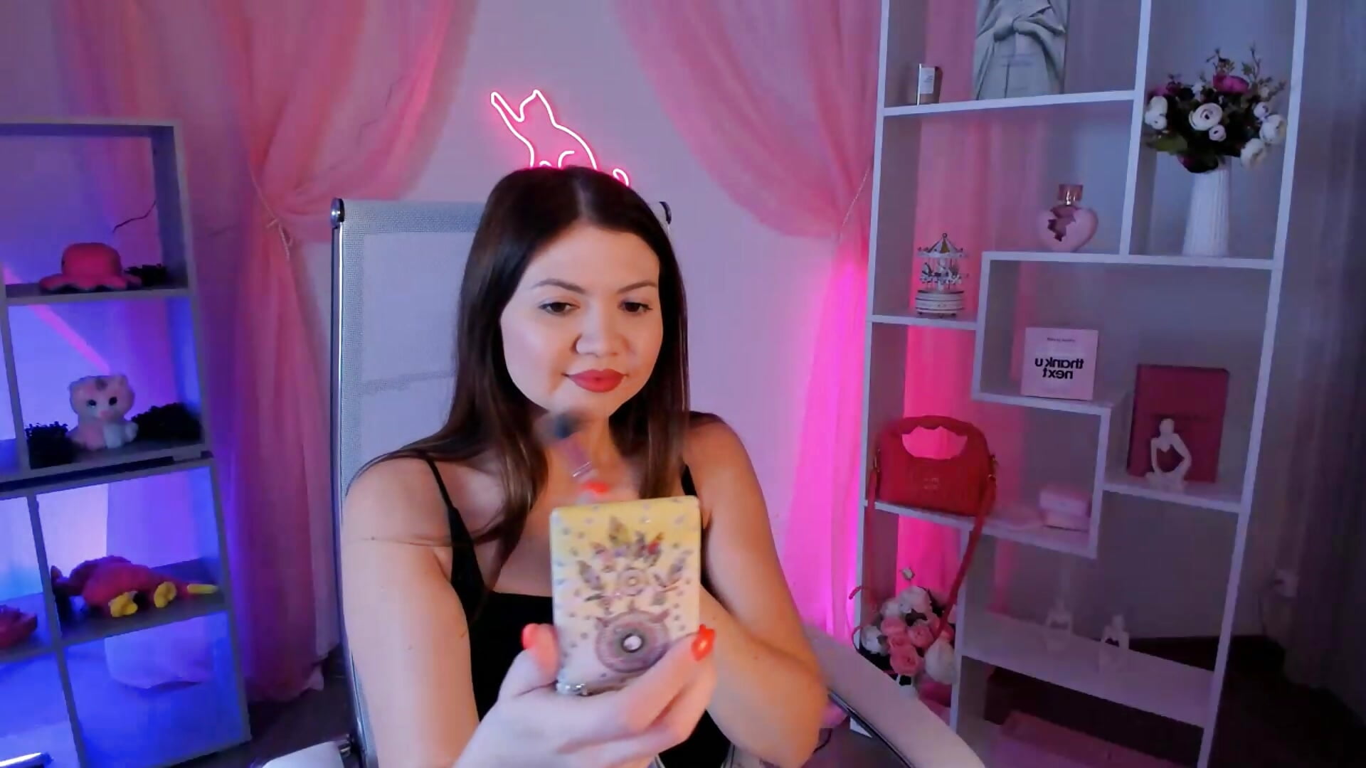 cuteee - video di ElaraWynne modella di cam