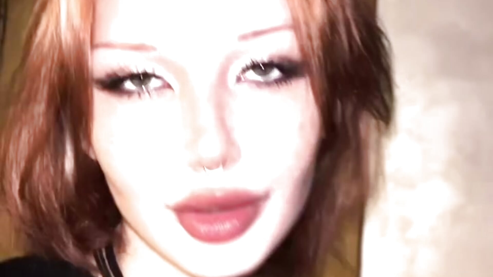 >Me< – video modela na kameri ShandraChartrand